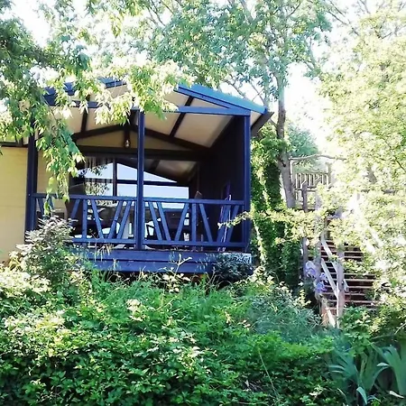 Camping De L'arche 3*